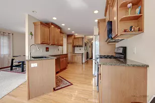 10059 Sheridan Rd, Pleasant Prairie, WI 53158 - Photo 9