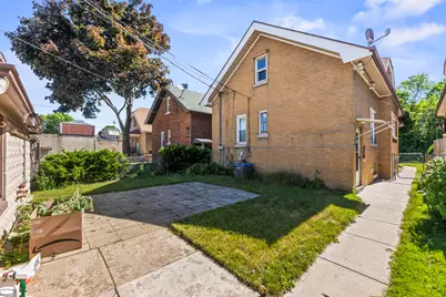 3017 S 6th St #3019, Milwaukee, WI 53215 - Photo 3
