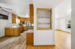 3851 E Elser Ave, Cudahy, WI 53110 - Photo 11
