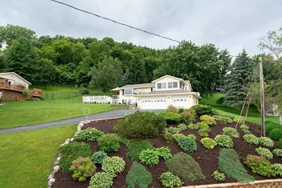 731  4th St, La Crescent, MN 55947 - Photo 15