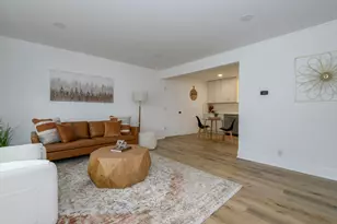 6908 W Allerton Ave, Greenfield, WI 53220 - Photo 5