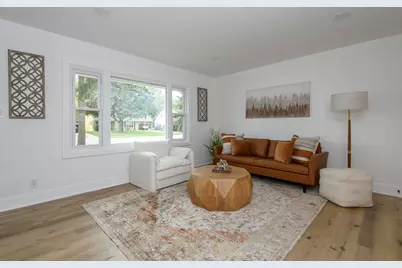 6908 W Allerton Ave, Greenfield, WI 53220 - Photo 7