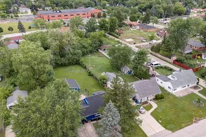 6908 W Allerton Ave, Greenfield, WI 53220 - Photo 29