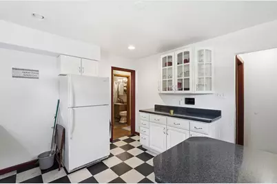 8001 W Kathryn Ave, Milwaukee, WI 53218 - Photo 19