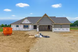 W297N8135 Meadow Bliss Dr, Lisbon, WI 53089 - Photo 11