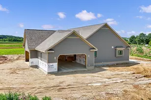 W297N8135 Meadow Bliss Dr, Lisbon, WI 53089 - Photo 23