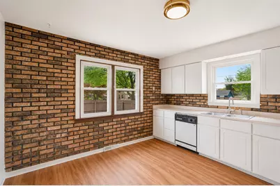 3180 S 41st St, Milwaukee, WI 53215 - Photo 9