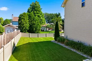 1004 Horner Dr, Racine, WI 53402 - Photo 9