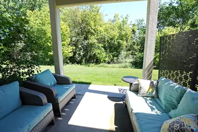 2914 W Villa Dr, Franklin, WI 53132 - Photo 29