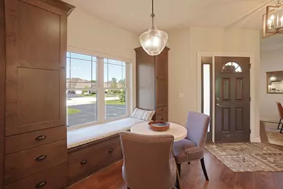 2914 W Villa Dr, Franklin, WI 53132 - Photo 11