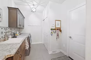 2914 W Villa Dr, Franklin, WI 53132 - Photo 23