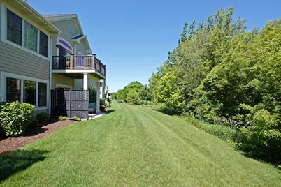 2914 W Villa Dr, Franklin, WI 53132 - Photo 31
