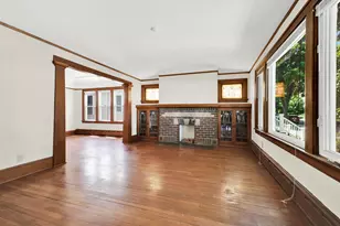 2762 S Linebarger Terrace, Milwaukee, WI 53207 - Photo 9