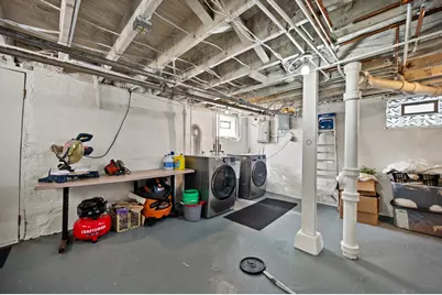 2243 S Mound St, Milwaukee, WI 53207 - Photo 25