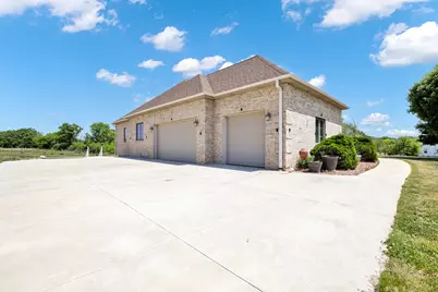 12084 W 7 Mile Rd, Racine, WI 53126 - Photo 3