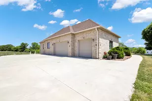12084 W 7 Mile Rd, Racine, WI 53126 - Photo 3
