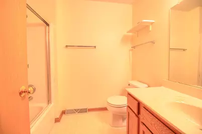 1907  Mallard Pointe Cir #H, Waukesha, WI 53189 - Photo 21