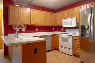 1907 Mallard Pointe Cir, Waukesha, WI 53189 - Photo 5