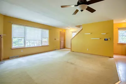 1907  Mallard Pointe Cir #H, Waukesha, WI 53189 - Photo 11