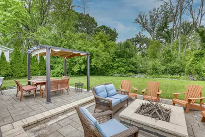 820 W Clovernook Ln, Glendale, WI 53217 - Photo 9
