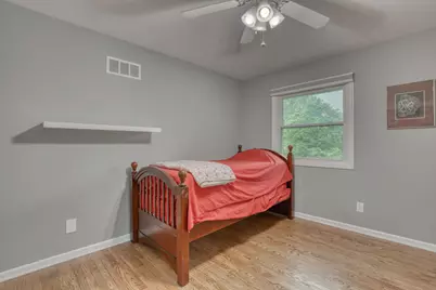 820 W Clovernook Ln, Glendale, WI 53217 - Photo 45