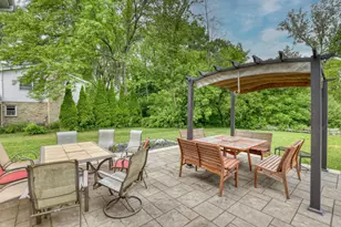 820 W Clovernook Ln, Glendale, WI 53217 - Photo 11