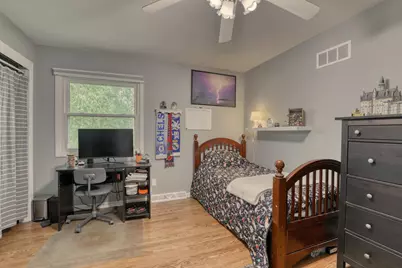 820 W Clovernook Ln, Glendale, WI 53217 - Photo 39