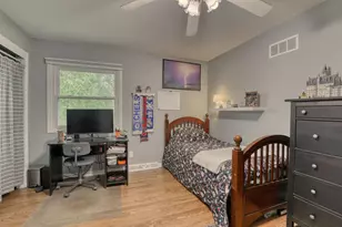 820 W Clovernook Ln, Glendale, WI 53217 - Photo 39