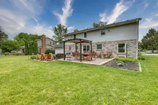 820 W Clovernook Ln, Glendale, WI 53217 - Photo 7