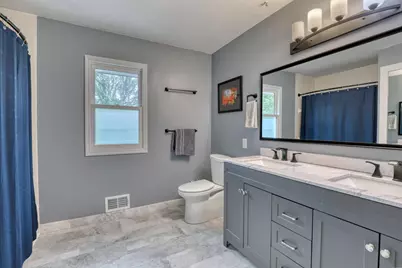 820 W Clovernook Ln, Glendale, WI 53217 - Photo 37