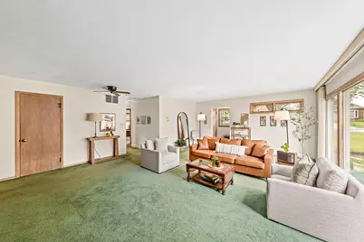 11307 W Garfield Ave, Wauwatosa, WI 53226 - Photo 7