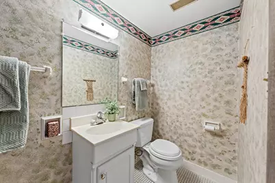 11307 W Garfield Ave, Wauwatosa, WI 53226 - Photo 25