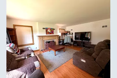 2914 S 76th St, West Allis, WI 53219 - Photo 9