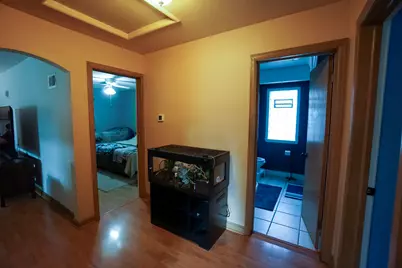2914 S 76th St, West Allis, WI 53219 - Photo 9