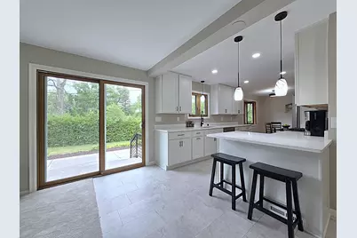 W136N7015  Claas Rd, Menomonee Falls, WI 53051 - Photo 5
