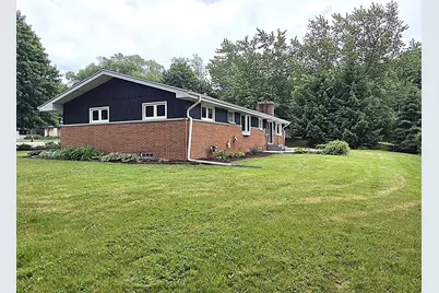 W136N7015  Claas Rd, Menomonee Falls, WI 53051 - Photo 45
