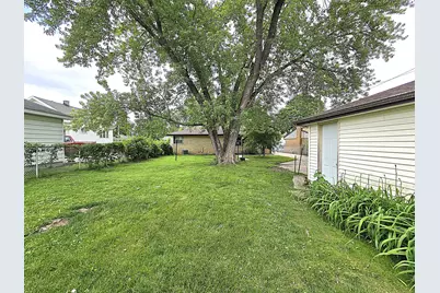3627 S 86th St, Milwaukee, WI 53228 - Photo 43