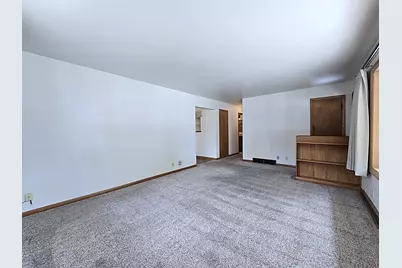 3627 S 86th St, Milwaukee, WI 53228 - Photo 15