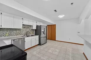 390 Dustin Dr, Brookfield, WI 53045 - Photo 15