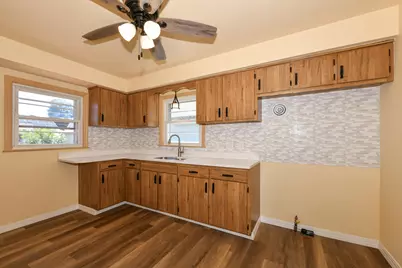 3662 S Brust Ave, Milwaukee, WI 53207 - Photo 9