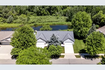 2924  Valley Vw, West Bend, WI 53095 - Photo 3