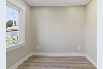 2251 S 73rd St, West Allis, WI 53219 - Photo 17