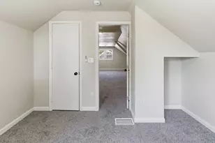 2251 S 73rd St, West Allis, WI 53219 - Photo 19