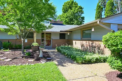 611 W Mequon Rd, Mequon, WI 53092 - Photo 5