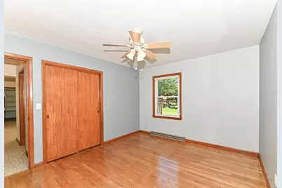 W156N8008  Pilgrim Rd, Menomonee Falls, WI 53051 - Photo 17