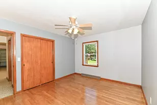 W156N8008 Pilgrim Rd, Menomonee Falls, WI 53051 - Photo 17