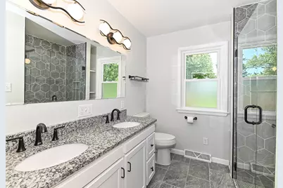 W156N8008  Pilgrim Rd, Menomonee Falls, WI 53051 - Photo 19