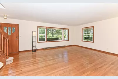 W156N8008  Pilgrim Rd, Menomonee Falls, WI 53051 - Photo 5