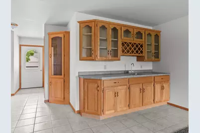 2312  Virginia Dr, Manitowoc, WI 54220 - Photo 5