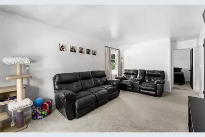2142  Richmond Ave, Manitowoc, WI 54220 - Photo 5
